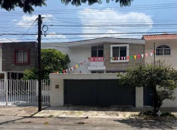 Casa de 5 habitaciones, Zapopan · Casa en Venta, en Camino Real con 237 m² de Superficie!