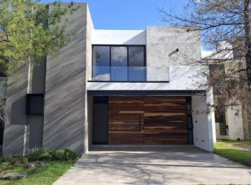 Casa de 4 habitaciones, León · Casa en Venta La Campiña del Bosque Leon Guanajuato