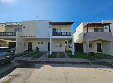 Casa en condominio · 160m² · 3 Recámaras · 2 Estacionamientos · Casa en Condominio en Fraccionamiento La Reserva. Mezcales, Bahia de Banderas