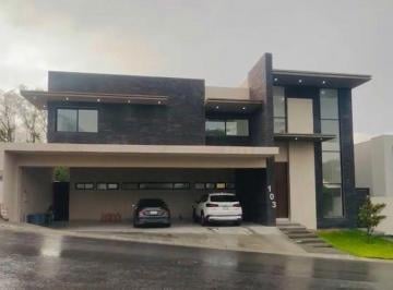Casa · 600m² · 5 Recámaras · 3 Estacionamientos · Casa en Venta Sierra Alta, Monterrey