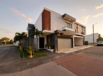 Casa de 3 habitaciones, Medellín · Casa en Venta Fracc. Las Palmas, Medellin.