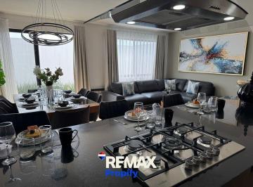 fabb88448659576aa8f0374e7bae81c78a2f72fe81a6dc73a8525d5211daae78 · Casa en Venta Encino Juriquilla, Querétaro