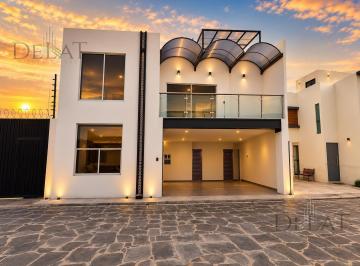 Casa · 110m² · 3 Recámaras · 2 Estacionamientos · Casa - Pueblo Sanctorum
