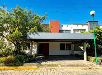 Casa · 214m² · 3 Recámaras · 2 Estacionamientos · Casa en Venta en Fraccionamiento Olmos de Las Ánimas