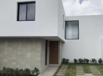 Casa · 3 Recámaras · 2 Estacionamientos · Casa en Renta en Altos Juriquilla