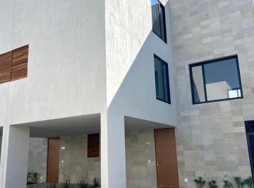 Casa en condominio · 3 Recámaras · 2 Estacionamientos · Casa en Condominio Atrás de Antea