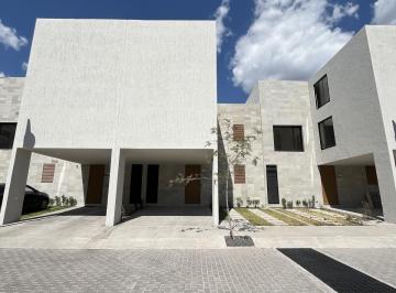 Casa en condominio · 3 Recámaras · 2 Estacionamientos · Casa en Condominio en Renta Atrás de Antea