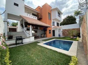 Casa · 300m² · 3 Recámaras · 2 Estacionamientos · Casa en Venta Amueblada en Cuerpa Para Tus Fines de Semana!