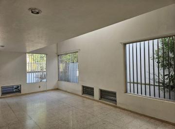 Casa de 3 habitaciones, Guadalajara · Una Planta, Residencial Victoria, 3 Recámaras, Jardín, Cochera 2 Autos, Terraza