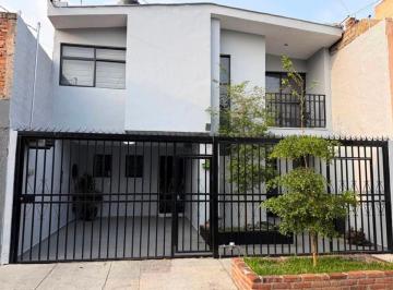 Casa de 3 habitaciones, Zapopan · Casa en Venta a Solo 5 Min. del Centro de Zapopan en Col. El Vigia.