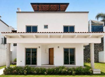 Casa en condominio de 3 habitaciones, Cuernavaca · Estrena Casa 4 Recamaras Salida a Tepoztlan