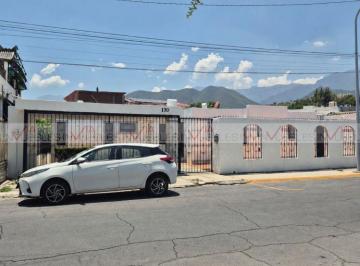 Casa uso de suelo · 350m² · 3 Recámaras · 3 Estacionamientos · Casa con Uso de Suelo en Renta en Contry