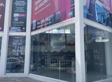 Local comercial · 67m² · 3 Estacionamientos · Local Comercial en Renta en Campeche en Av