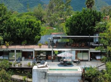 Casa · 750m² · 4 Recámaras · 4 Estacionamientos · Casa con Muelle Privado y Acceso Al Lago en Venta | San Gaspar Valle de Bravo