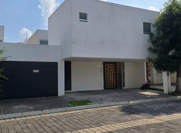 Casa · 280m² · 3 Recámaras · 3 Estacionamientos · Casa en Venta Cholula, Pue