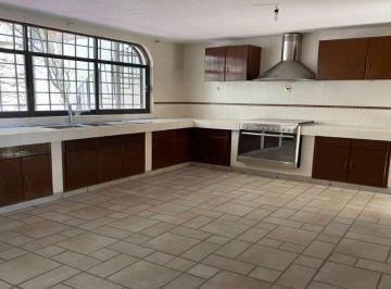 Casa de 4 habitaciones, Tlalnepantla de Baz · Casa en Venta con 4 Recámaras y Jardín en Lomas de Valle Dorado