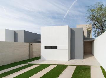 N/A · Moderna Casa en Venta a Minutos de Linea Internacional, 2 Recamaras