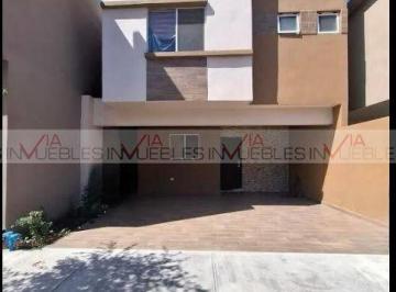 Casa · 126m² · 3 Recámaras · 2 Estacionamientos · Casa en Venta en Colinas de San Miguel
