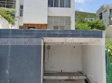 Casa · 342m² · 5 Recámaras · 4 Estacionamientos · Casa en Venta en Fuentes del Valle