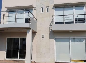 Casa · 250m² · 3 Recámaras · 3 Estacionamientos · Casa en Cascadas de Cocoyoc, Morelos