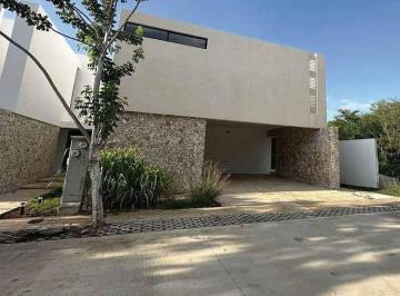 fe7d1ee7e87e97381786bfcd176c7747fac7229505227642d3d26ff2e8267d89 · Casa en Venta en Privada Kinish, en Mérida Yucatán