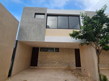 Casa · 116m² · 2 Recámaras · 2 Estacionamientos · Towhouse Equipado en Venta en Temozon Norte