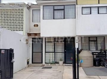 Dúplex · 80m² · 3 Recámaras · 1 Estacionamiento · Casa Dúplex en Valle de Los Pinos, 1a. Secc. Tlalnepantla, Estado de México