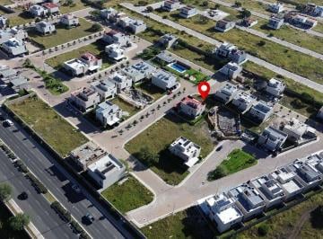 1bcc9fa3903b594ce9544ca776319b9f12a1498058beab8e7fb0e1c6273afc30 · Terreno en Venta Lomas del Campanario Norte, San Oliva
