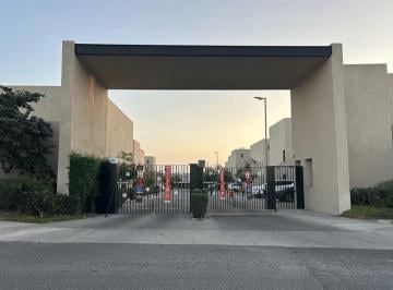 Departamento · 210m² · 3 Recámaras · 2 Estacionamientos · Departamento en Renta En. Zakia con Enorme Jardín Privado