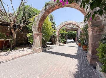 07315059e9209714940e9886ff048ddbb8457b23a96cb3d3640c6161a18a8304 · Casa en Venta en El Centro Histórico de Querétaro, Calle 5 de Mayo