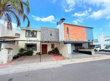 Casa de 3 habitaciones, Querétaro · Santa Fe Juriquilla, Venta - Casa con 3 Recámaras y Cuarto de Servicio