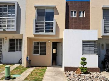 Casa de 3 habitaciones, Zapopan · Casa en Venta en Fracc. Campo Real, Zapopan (2 Recámaras en P. A. y 1 en P. B.)