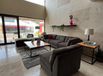 Casa de 4 habitaciones, León · Casa en Renta en León Guanajuato Buelvard Garza Sada, Tec de Monterrey Cumbres del Campestre