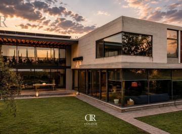 Casa · 691m² · 4 Recámaras · 8 Estacionamientos · Casa en Venta en Paseo Jurica, Jurica, Querétaro.