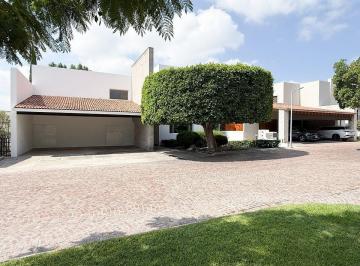 d8e8fc90364edcb66ae29a5ba04d050dd21f8e27f009357fb4cb44c3a795c3c4 · Casa en Renta en Juriquilla La Rica