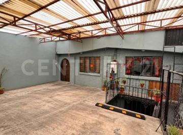 Casa · 214m² · 7 Recámaras · 3 Estacionamientos · Inmueble Productivo con Casa y 2 Departamentos en Venta en Magdalena Contreras