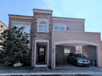 Casa en condominio de 3 habitaciones, Metepec · Venta Residencial Portofino con Casa Club Metepec