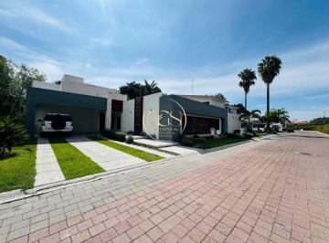 Casa · 500m² · 3 Recámaras · 2 Estacionamientos · Casa en Venta Arcada Alameda Celaya