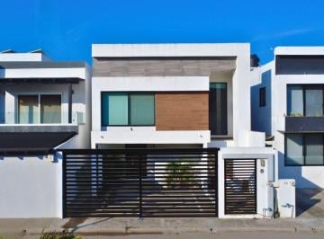 Casa · 3 Recámaras · 4 Estacionamientos · Casa en Venta en Nuevo Vallarta con Alberca | Rinconada de Banderas
