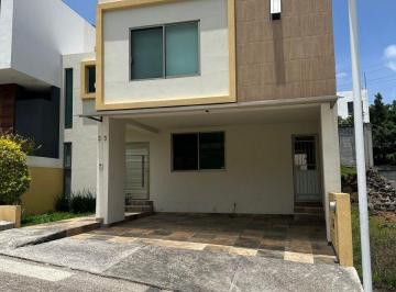 Casa de 4 habitaciones, Morelia · Casa en Renta en Punta Alba Ocolusen Morelia