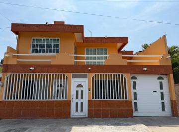 Casa · 220m² · 5 Recámaras · 3 Estacionamientos · Casa en Venta Primero de Mayo, Veracruz Puerto