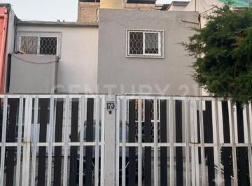 Casa · 108m² · 3 Recámaras · 2 Estacionamientos · Casa en Renta Izcalli Piramides, Tlalnepantla de Baz, Edo. México