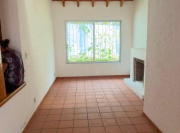 Casa en condominio de 4 habitaciones, Querétaro · Casa en Venta en Villas del Mesón con Acceso a Cancha de Tenis
