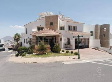 Casa · 689m² · 4 Recámaras · Casa en Venta en Bosques de San Francisco, Chihuahua, Chih.