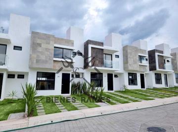 Casa · 90m² · 3 Recámaras · 2 Estacionamientos · Casa en Venta Juriquilla, 5 Min del Parque Industrial, Equipada
