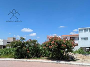 Terreno / Lote · 149m² · Terreno en Venta Ciudad Maderas, Enfrente de Area Social