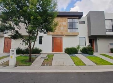 Casa · 139m² · 3 Recámaras · 2 Estacionamientos · Casa en Venta Zibata, Zona Flex, Baño Completo P/b, 3 Recámaras