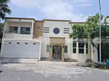 Casa · 200m² · 4 Recámaras · 2 Estacionamientos · Casa en Renta en Pedregal del Valle