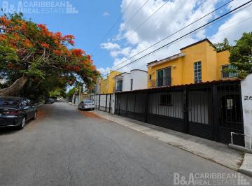 Casa · 180m² · 3 Estacionamientos · Casa en Renta | 3 Rec | Cochera 3 Autos | Patio | Sm 50 Cancún