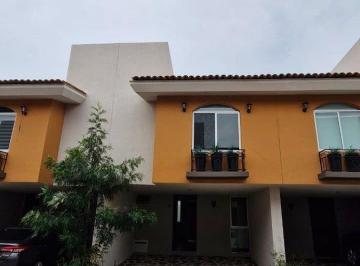6502f4575889d899bdf175077ba2aee7fed3018728f77c4d8ae1fdbced3caeee · Casa Contemporánea 2 Rec. Ideal Para Pareja, Familia Pequeña o Inversionista